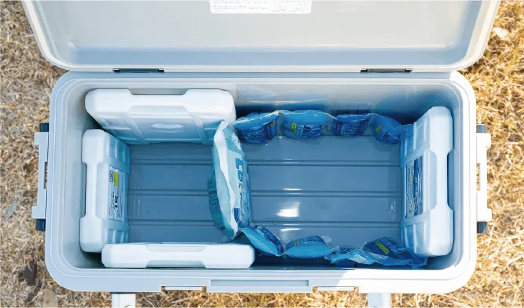 保冷剤の量はクーラーの1/4が目安