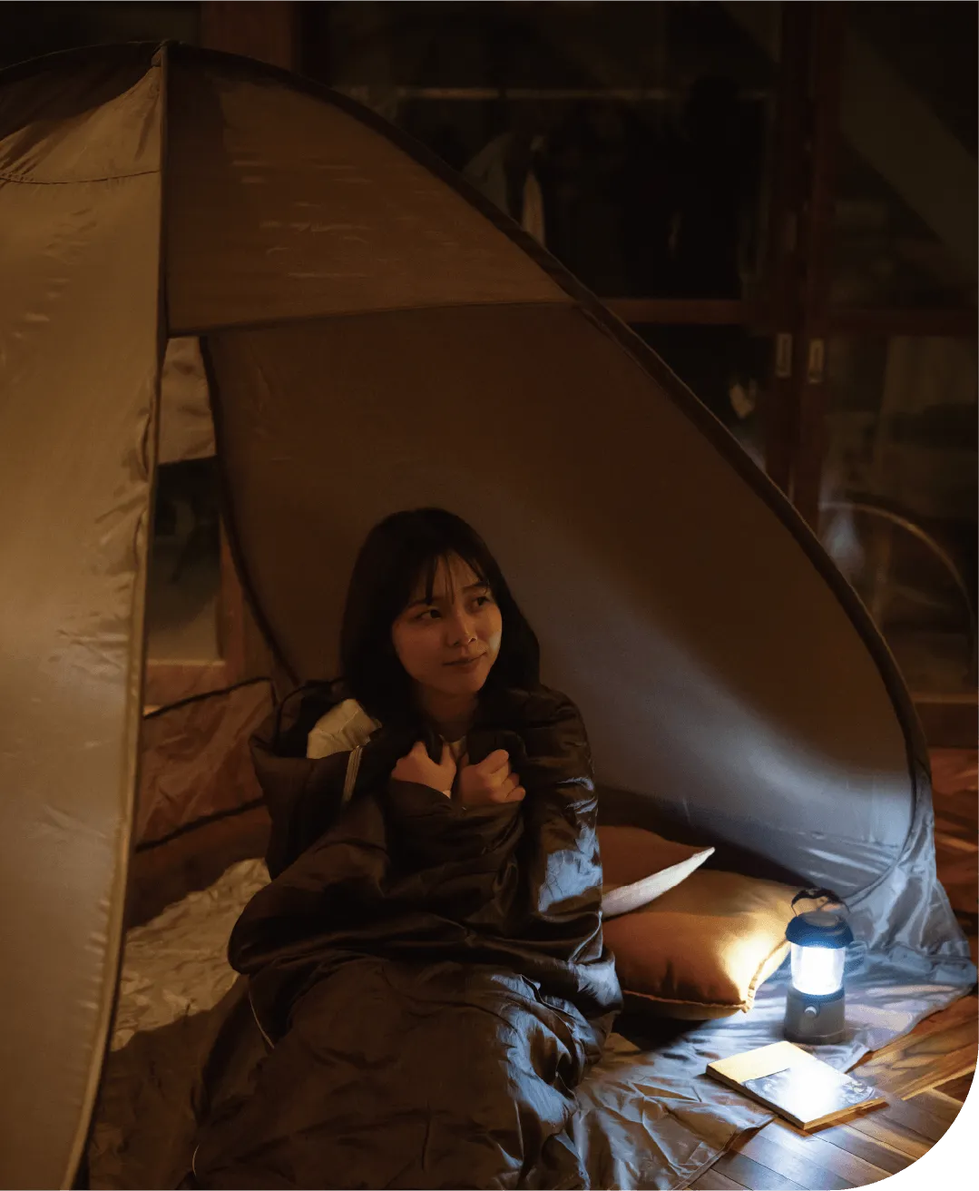 災害時のランタン使用シーン