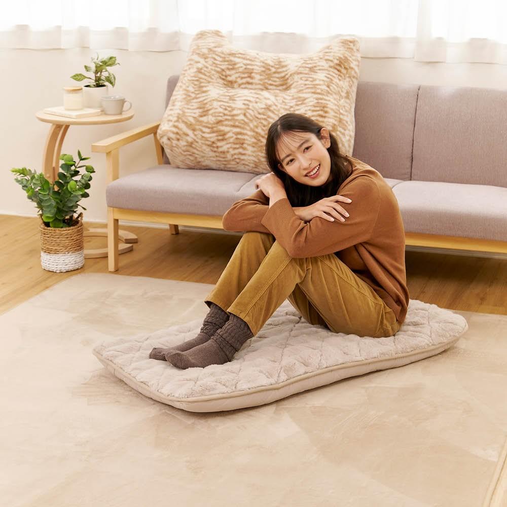 LIFELEX　ほぼラビ３層Ｌクッション　ラビット　６０×１１０　グレージュ ラビット