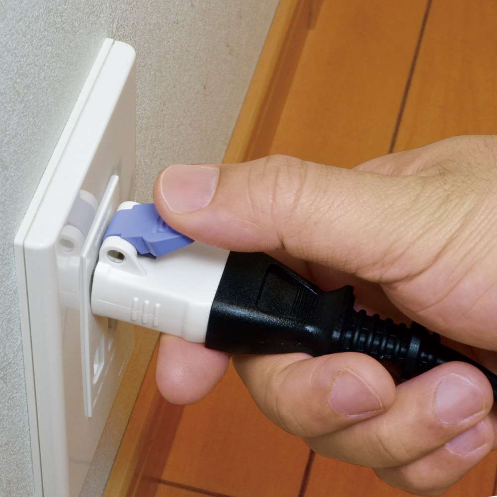 朝日電器　楽に抜けるアダプター　ＲＴＰ－３０１Ｂ（Ｗ）