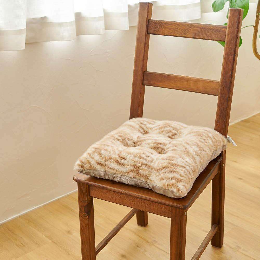 LIFELEX　ほぼネコシートクッション　チャトラ　４０×４０　カモブラウン