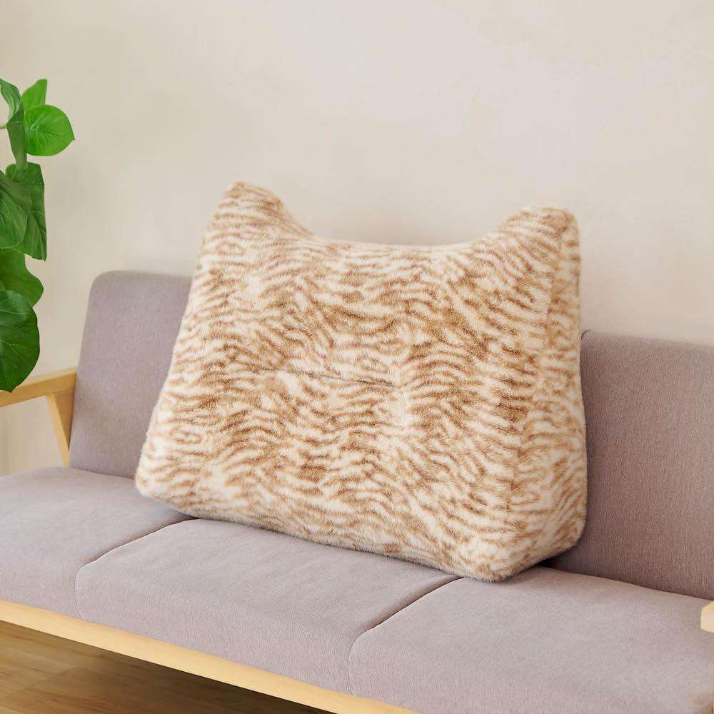 LIFELEX　ほぼネコソファクッション　チャトラ　７２×５４×２６　カモブラウン