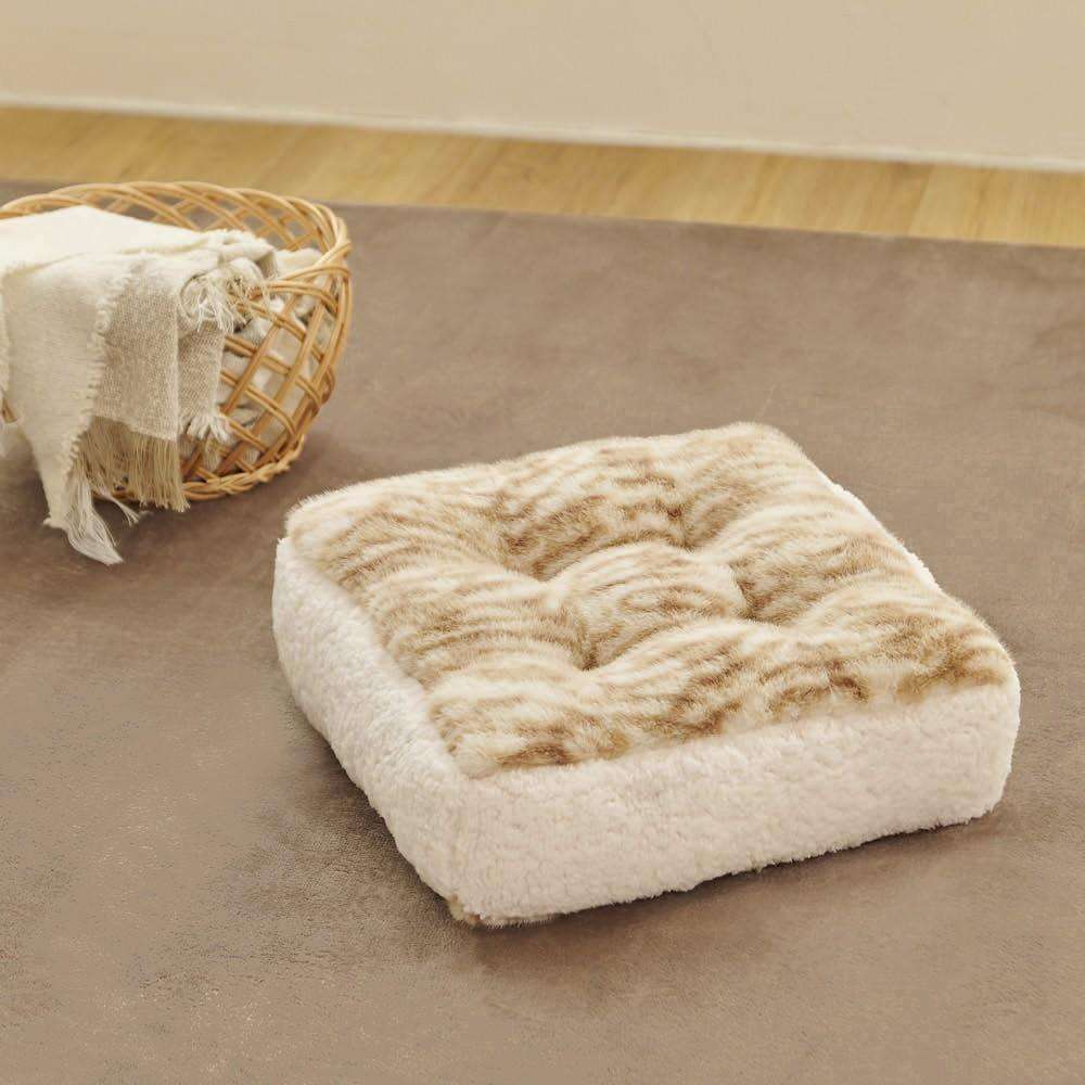 LIFELEX　ほぼネコマチ付クッション　チャトラ　４０×４０×１０　カモブラウン