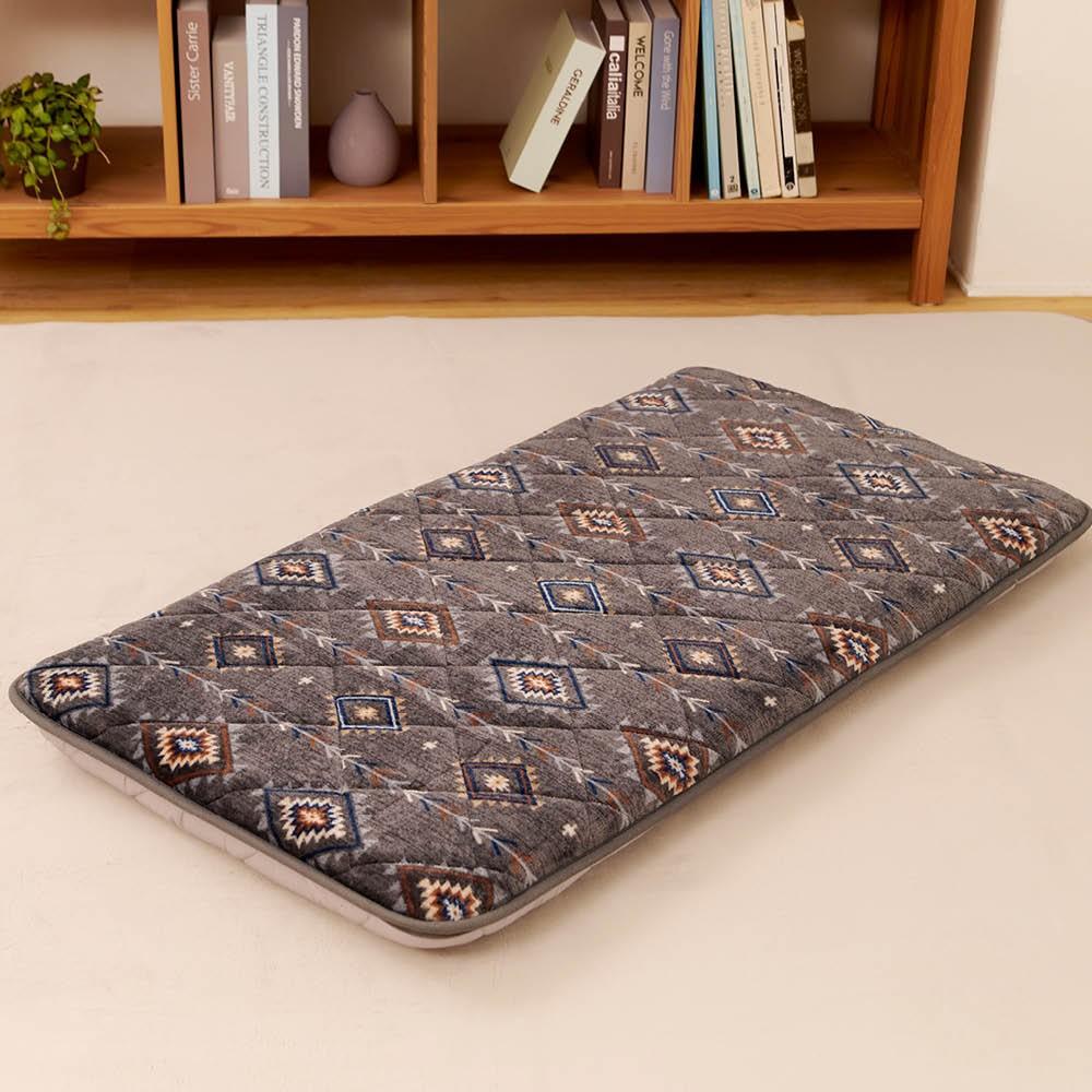 LIFELEX　３層ロングクッション　キリム　６０×１１０　ダークグレー