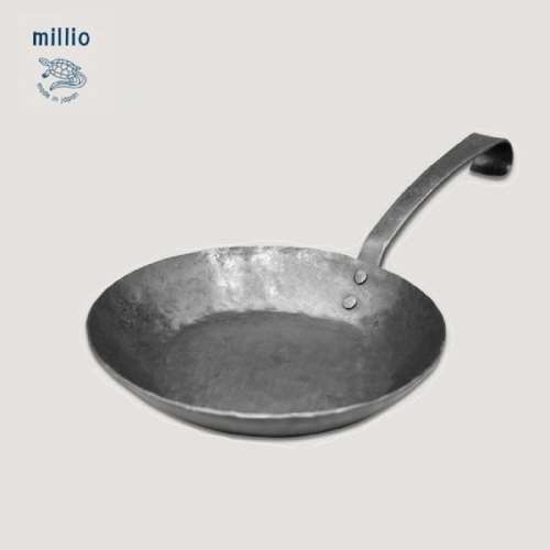 Millio 鍛造フライパン 20cmショート